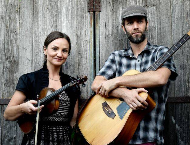 Tim McMillan & Rachel Snow perform at Wauchope Arts Hall, 8pm, 