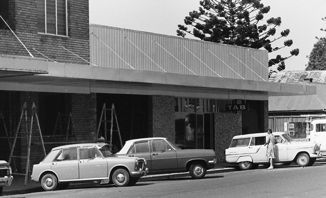 Building addition: Clarence Street TAB under construction, 1966. Before the introduction of the drive-through bottle department.