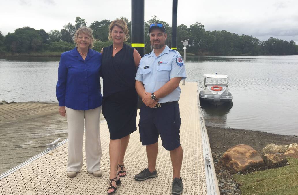 New pontoon: Cr Lisa Intemann with Oxley MP Melinda Pavey and boat safety officer for the RMS Andre Uljee.