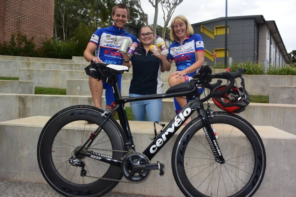 Giving back: Head resident Bronte Davison (centre) helps Ride for Country Kids 2018 participants Johnathan Hewis and Tracey Green collect recyclable bottles and cans as a fundraiser towards the   ride.