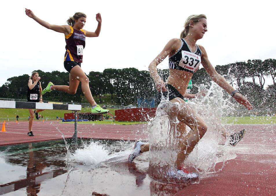 First timer: Milly Clark (right) competes at the Capital Classic at Newtown Park in Wellington in 2012. She will visit Port Macquarie for the first time on Sunday when she participates at the running festival on Sunday. Pic: GETTY IMAGES