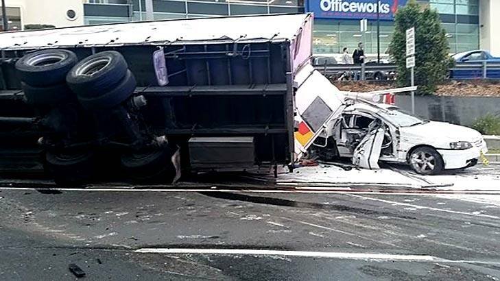 The scene on Tuesday morning at the intersection of Warringah Road and Pittwater Road. Photo: Kevin Lynch, smh.com.au reader