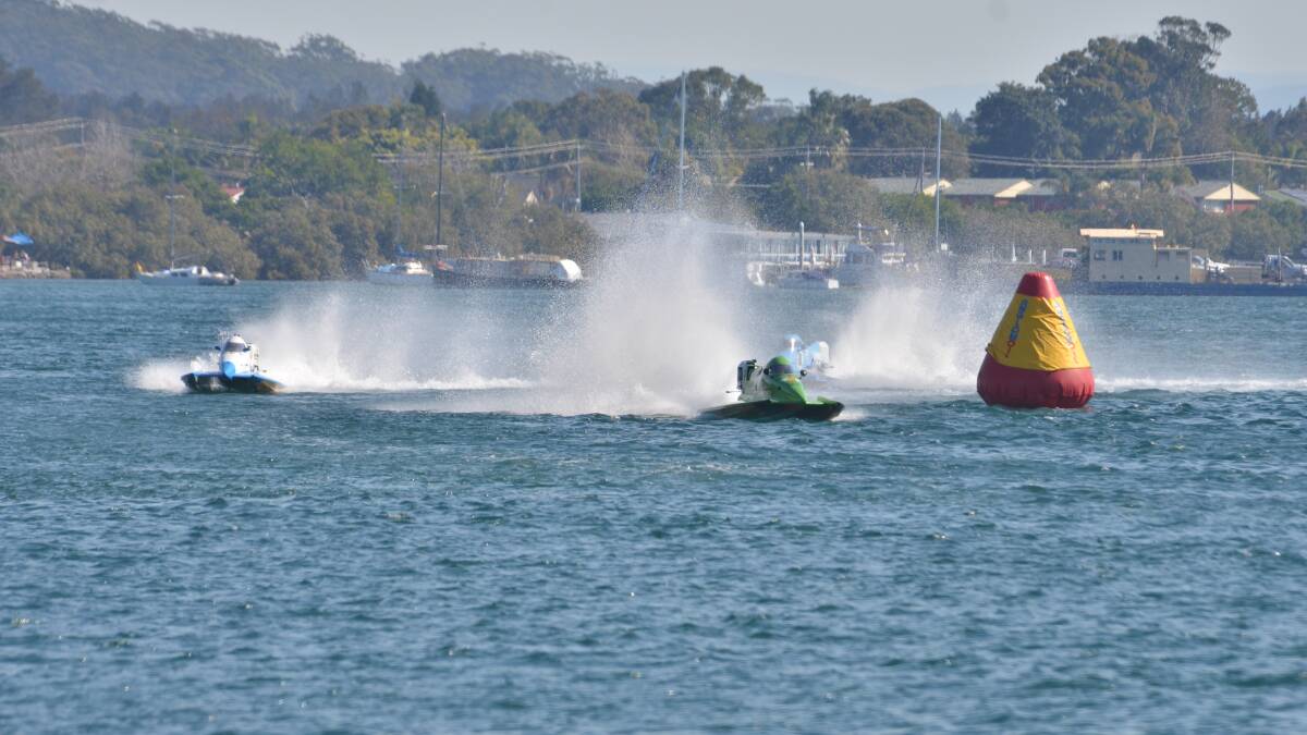 Formula powerboats GP qualifying on the Hastings River Port Macquarie