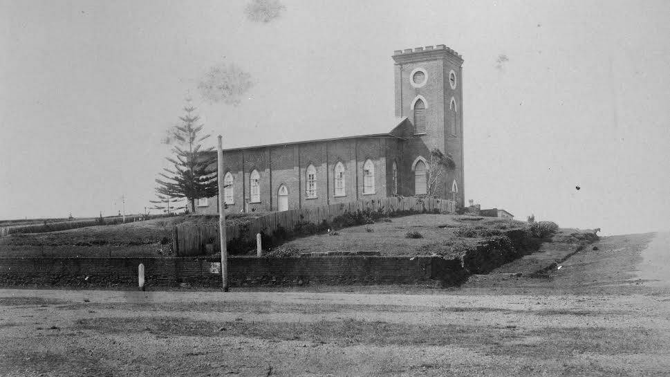 St Thomas’ Anglican Church, c1890. Built between 1824 and 1828 by convict
labour under military supervision whilst Port Macquarie was a British
penal settlement.