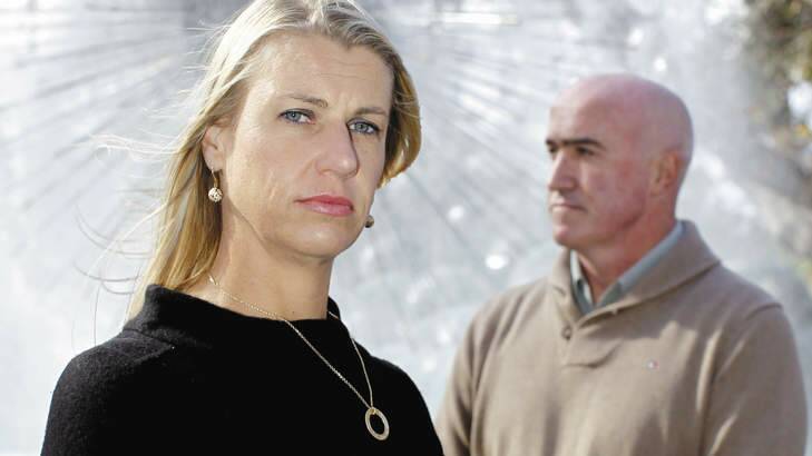 “I remember walking up the hill, then ... nothing” … Samantha Barlow and her husband, Laurence, in Sydney’s Kings Cross, not far from where she was attacked. Photo: Steven Siewert 