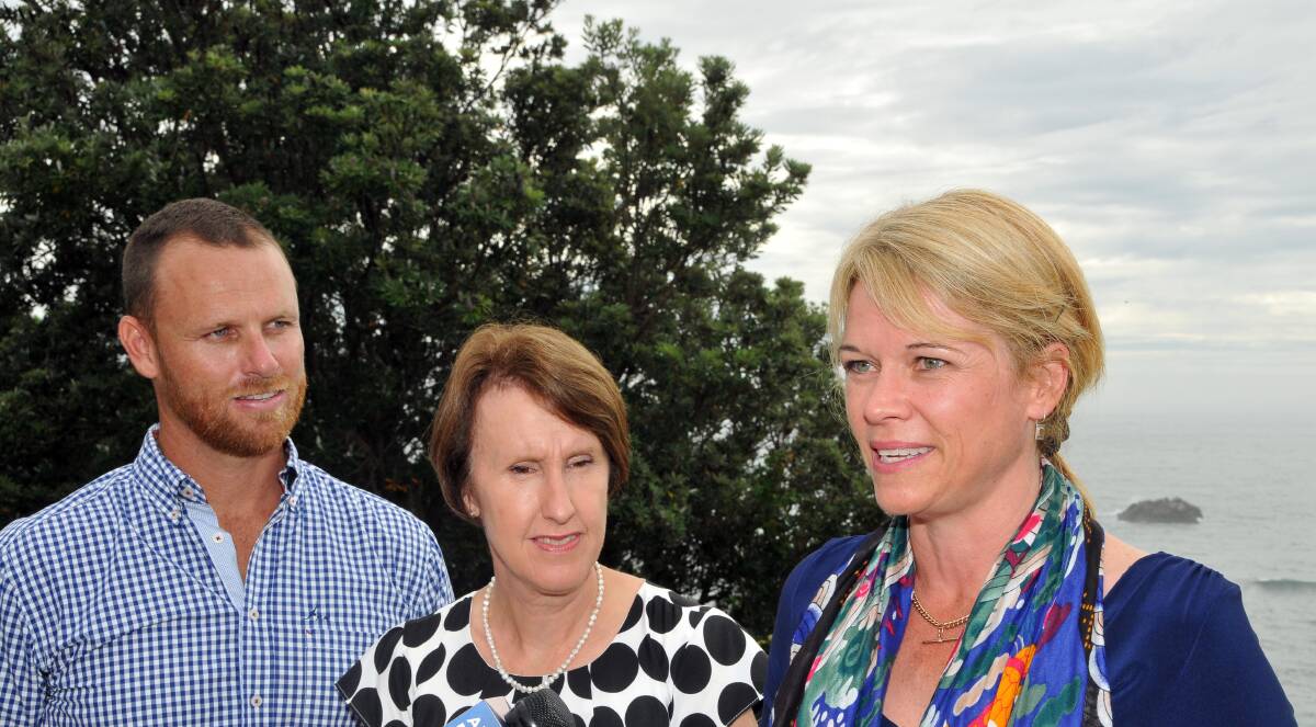 Health Folpp from the Department of Fisheries, Member for Port Macquarie Leslie Williams and Minister for Primary Industries Katrina Hodgkinson announce $900,000 in funding for an artificial reef off Port Macquarie.