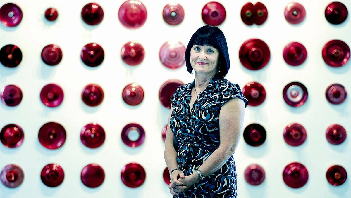 Sara Smyth-King helped chaperone a small group of dementia sufferers to an art gallery in Sydney. PHOTO: The Maitland Mercury.