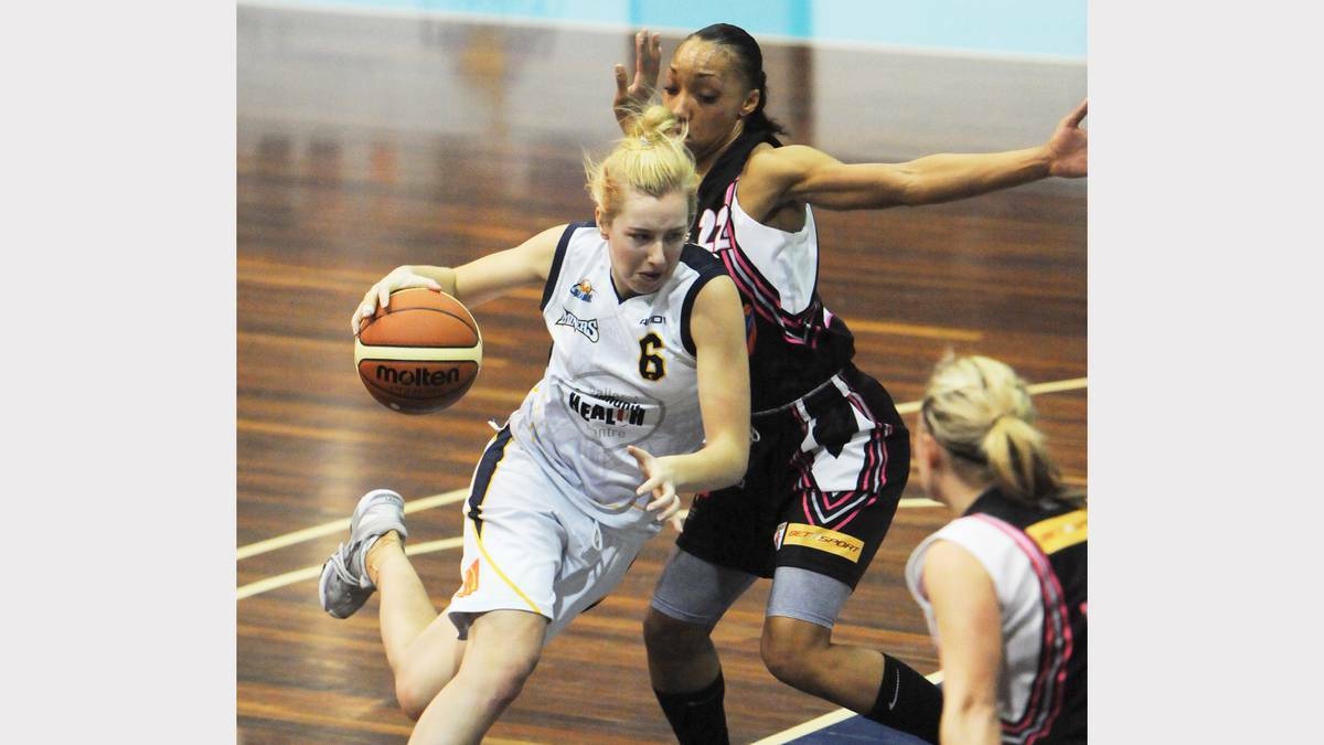 Werribee's Rachel Jarry, pictured here playing for the Lady Miners in Ballarat, is a Women’s National Basketball Association championship player with the Minnesota Lynx. PHOTO: Ballarat Courier.