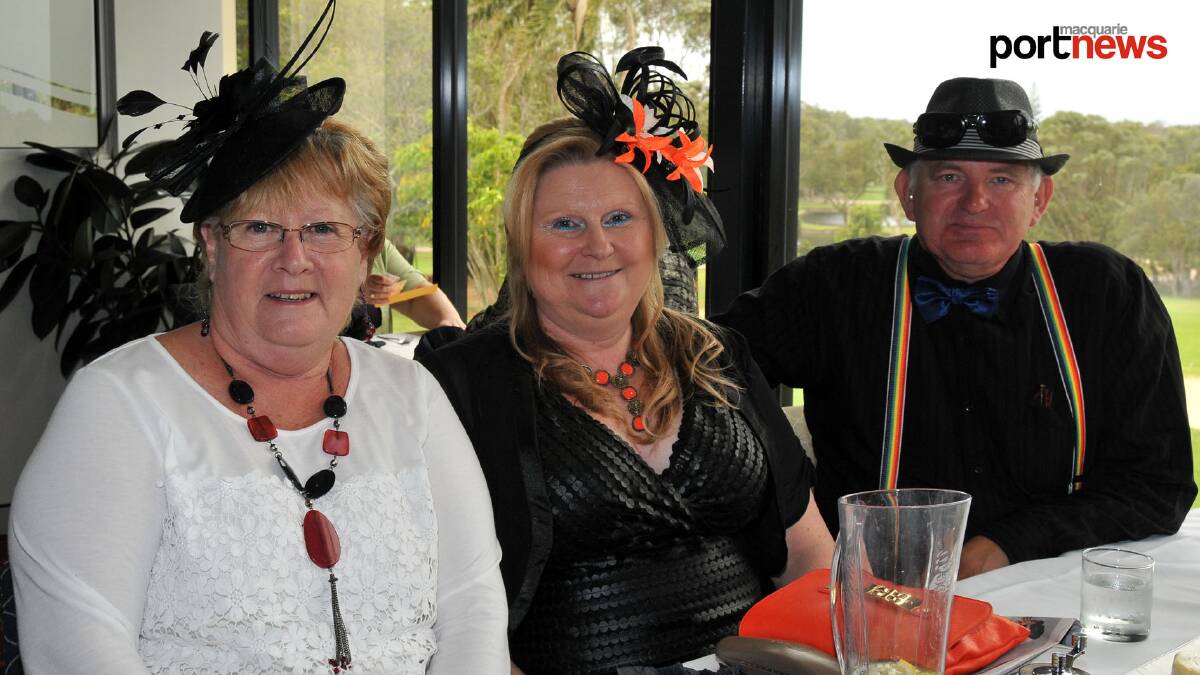 Dianne Smith, Sue Young & Graham Young at Port Macquarie Golf Club