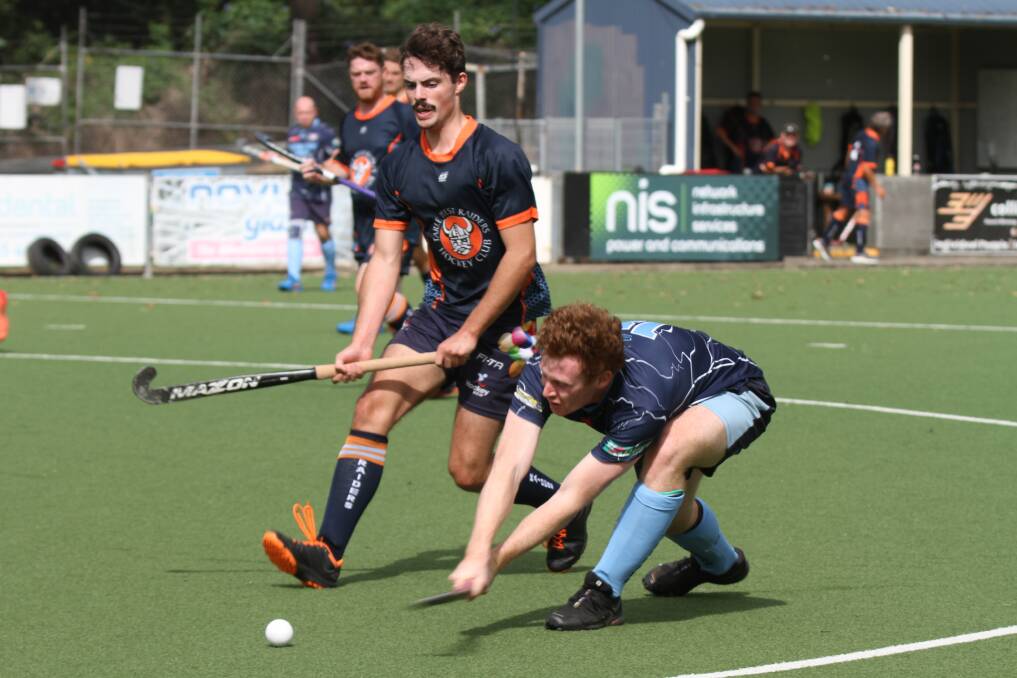 Thunders Ryland OConnell effortlessly shoots towards goal in a solid
win over the visitors from Taree West. Picture supplied by Port Macquarie-Hastings Hockey Association