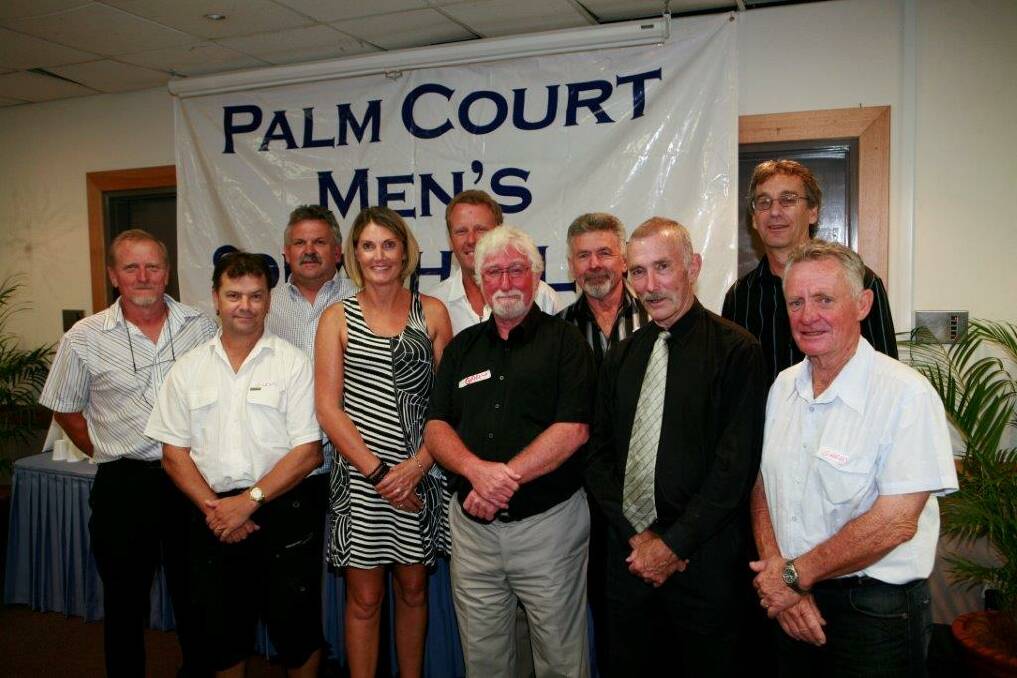 Squash champion Michelle Martin (middle) with Club Life Members (L to R) Harney McFadyen, Glenn Grainger, Glen Woodbridge, Karl Shaw, Gary
DeRuiter, Alan Lester, Warren Turner, Mike Bulmer, Gary Bannister at the club's 30th anniversary celebration. Picture supplied