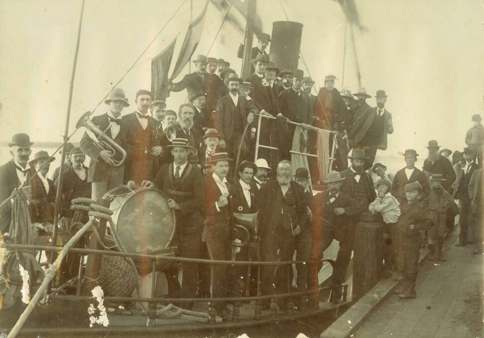 First PM: Australia's first prime minister Edmund Barton and entourage arriving in Port Macquarie, 1898. Photo courtesy Port Macquarie Historical Society collection.
