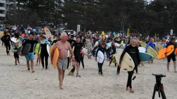 World record paddle out to pay tribute to Zac Young. Pictures by Scott Calvin 