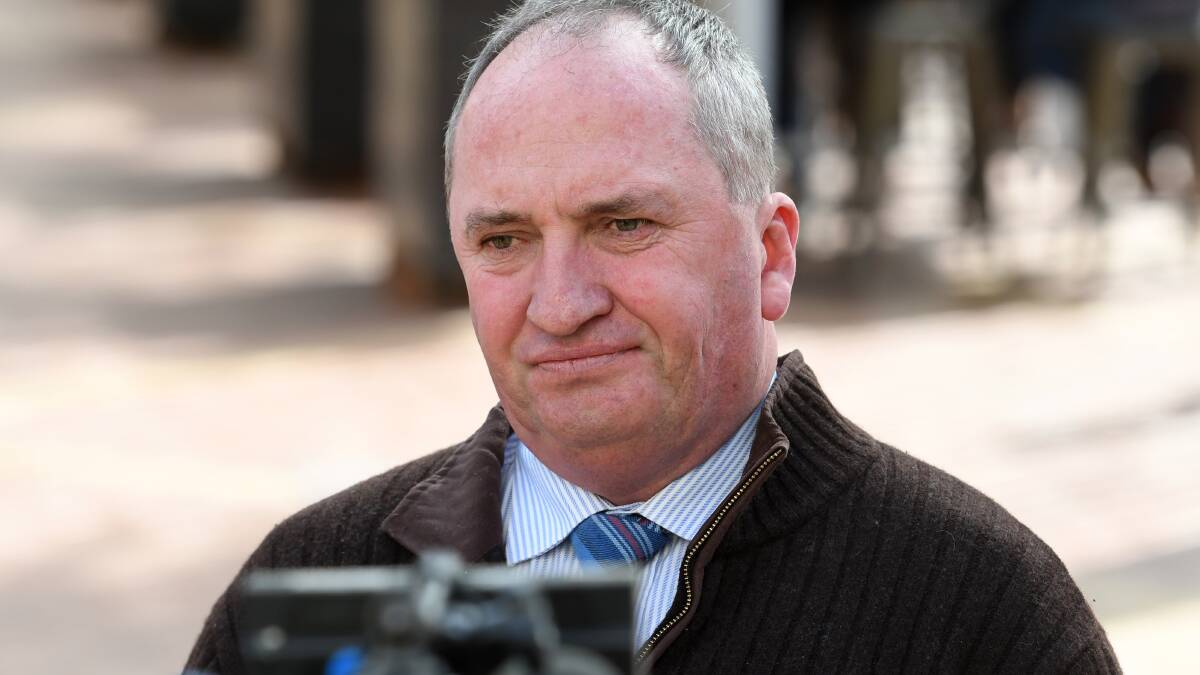 Fined: Barnaby Joyce has been issued a $200 fine for not wearing a mask in Armidale. Photo: Gareth Gardner/File