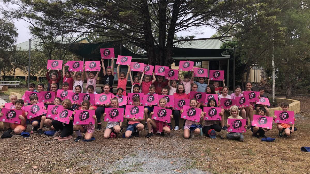 Howzat: Students at Long Flat Public School show their support for the Sydney Sixers. Photo: supplied