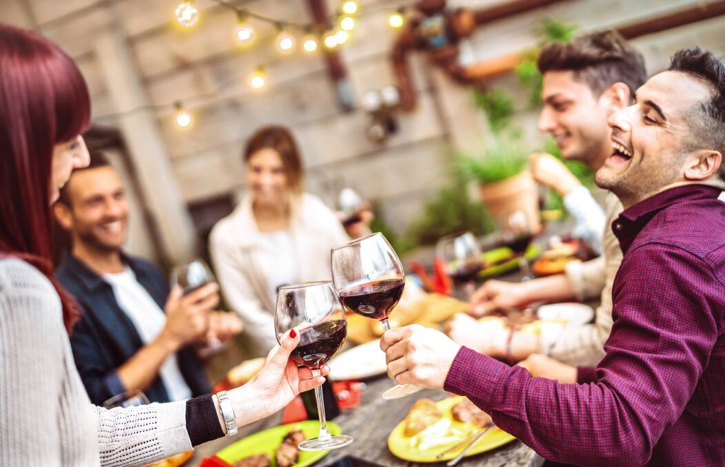 3 Benefits of hiring a private chef for your next dinner party