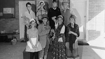 Junior secondary drama winners 1972 (b) Alita Harris, Lyn Howard, Gerrry Purcell, Stephen Chamberlin; (f) Lorysa Lojka, Paul Yaunane, Cathy Cudmore, Monica Dunn.