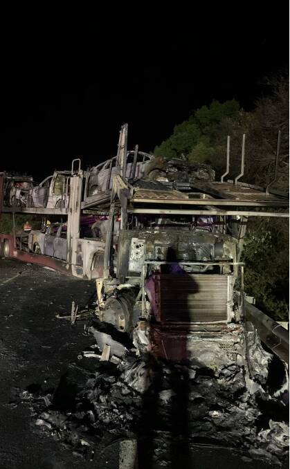 The truck and its cargo was completely destroyed. Photo livetraffic.com