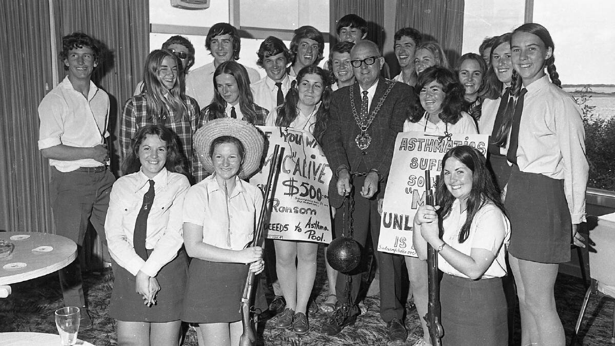 Mayor Ald. C. C. Adams with his teenage student captors, 1971