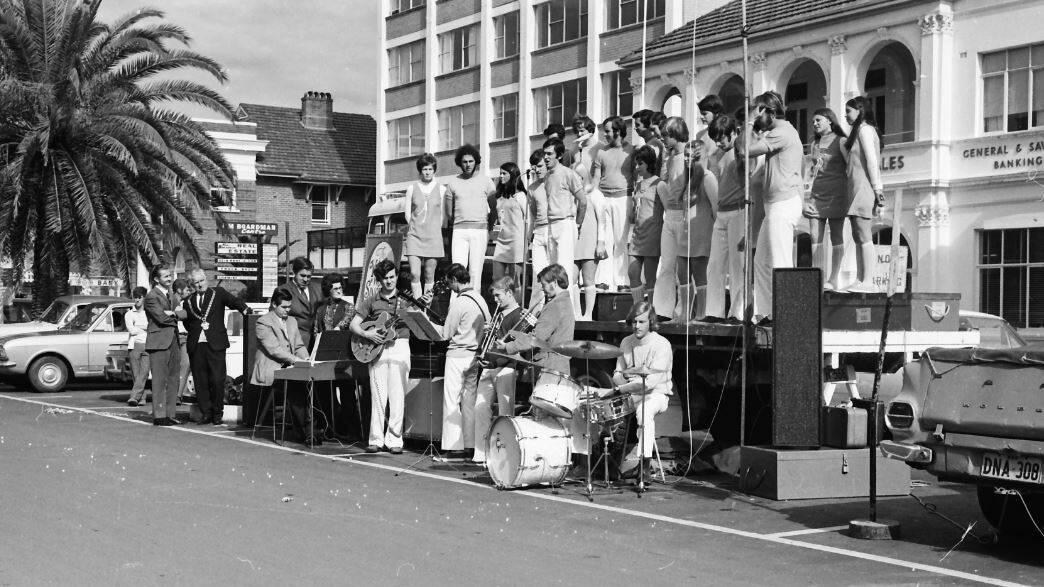 The Young World Singers entertain in Horton Street, 1971