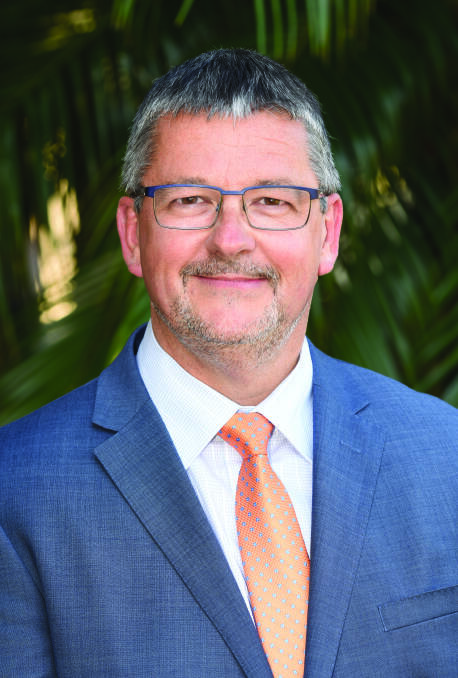 Craig Swift-McNair has signed a new four-year contract as general manager for Port Macquarie-Hastings Council.