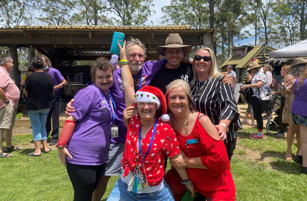 Not-for-profit training and employment services provider VERTO has announced a $1500 donation to the School of Hard Knocks Port Macquarie Hastings to assist the Absolutely Everybody Choir.