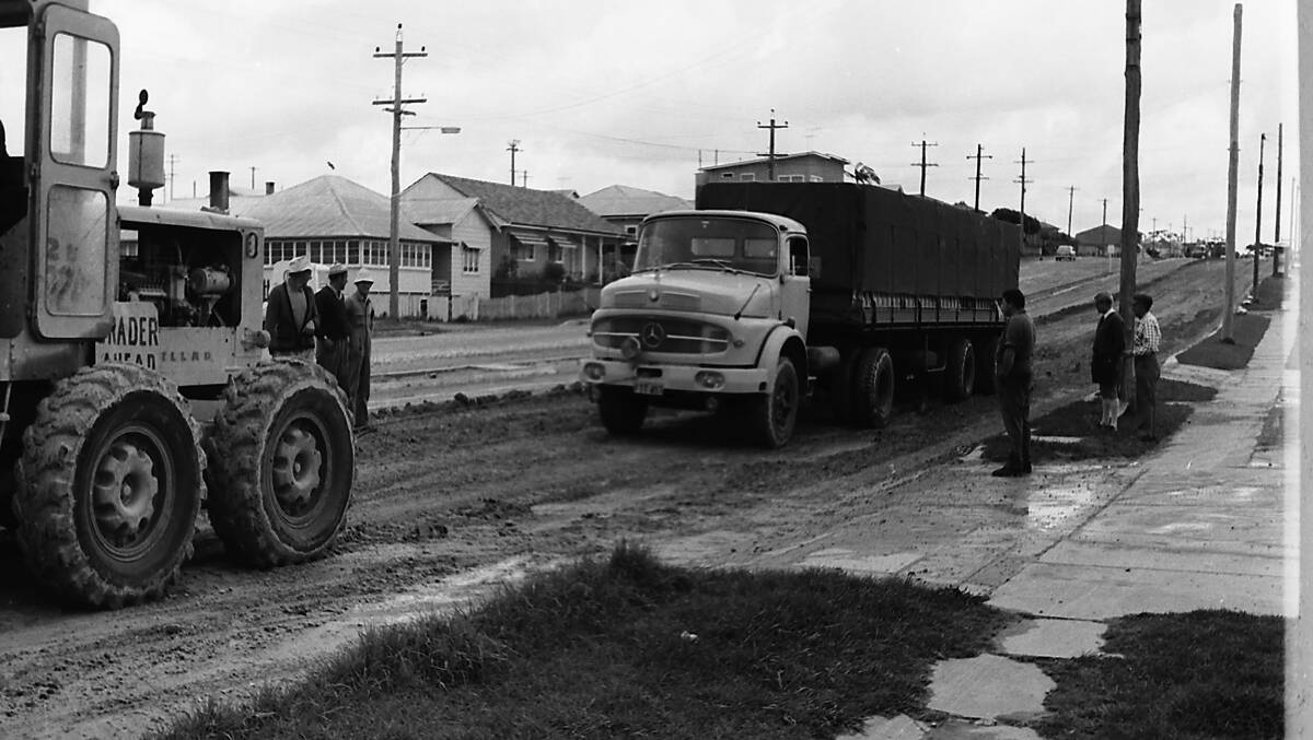 Stuck in the mud: Tom Minters bogged truck in Gordon Street, 1969.