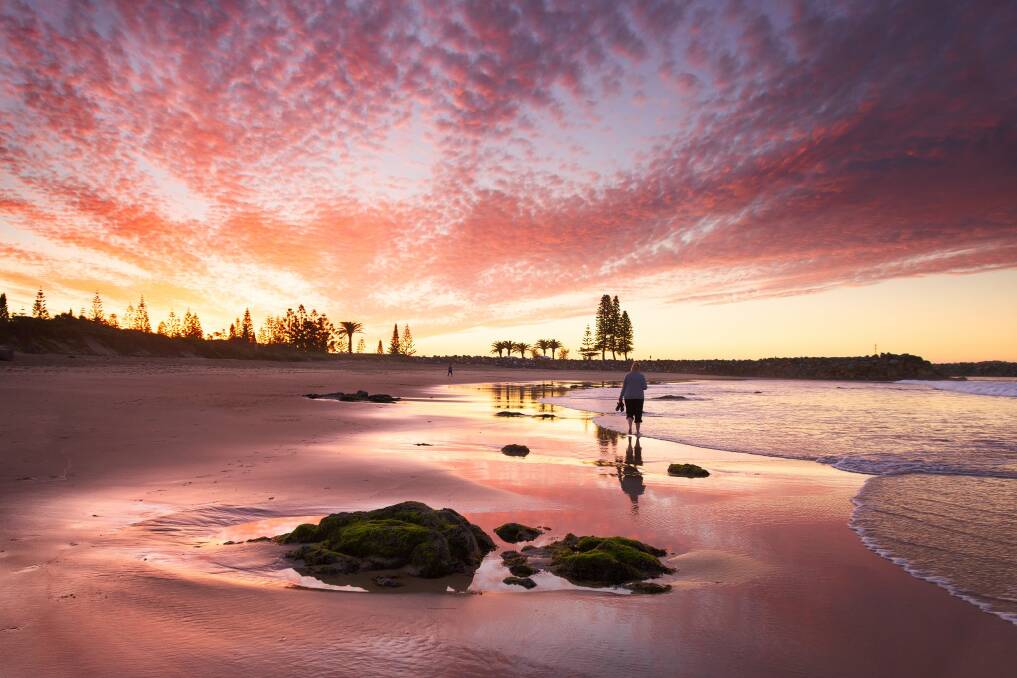 Pretty in pink: A stunning sunset over Town Beach Port Macquarie captured by Port News photographer Ivan Sajko.