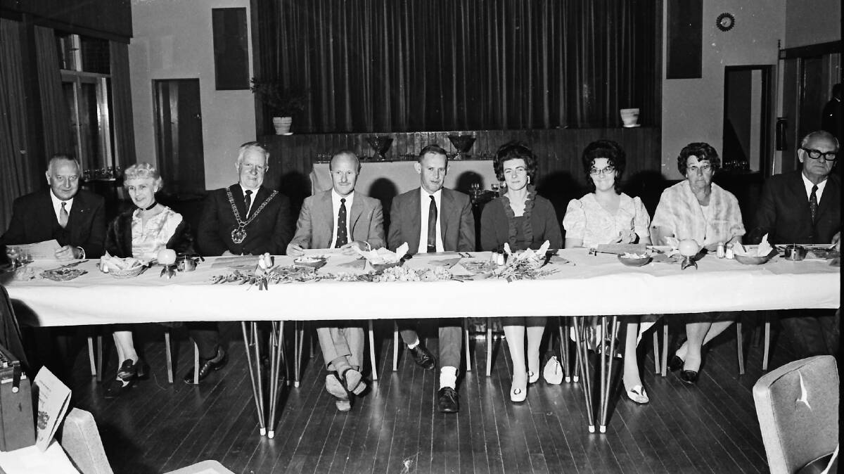 The official table at the Hastings District Flying Club dinner, 1971.