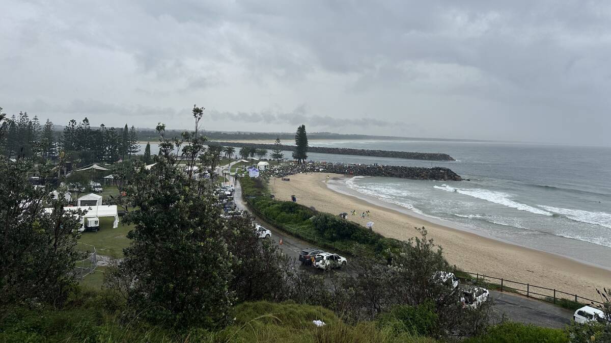 A hazardous surf warning and wind warning have been issued for NSW. Picture by Ruby Pascoe
