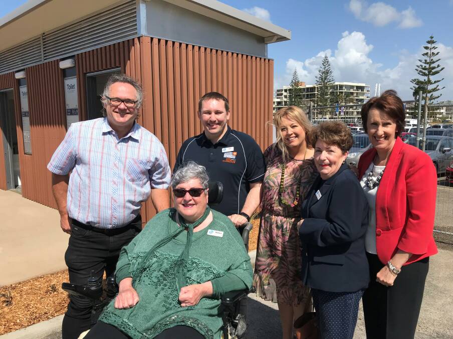 Hastings Access Sub-Committee representatives Cr Peter Alley, Helen Booby, Ben Oultram, mayor Peta Pinson, Hastings Access Sub-Committee representative Sharon Beard and Port Macquarie MP Leslie Williams at the official opening.