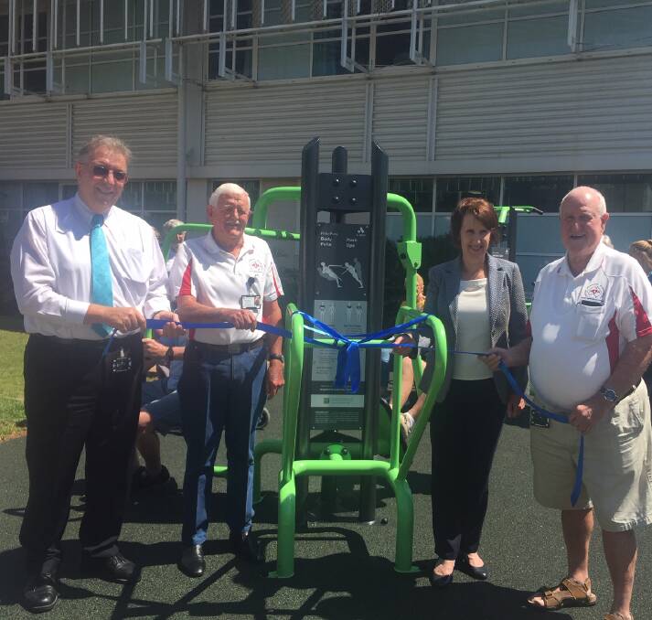 Healthy initiative: Mid North Coast Local Health District Governing Board member Neville Parsons, Heart Support Australia volunteer Max Heslehurst, Port Macquarie MP Leslie Williams and Heart Support Australia volunteer Mike Storrier support the official opening of the outdoor exercise station.