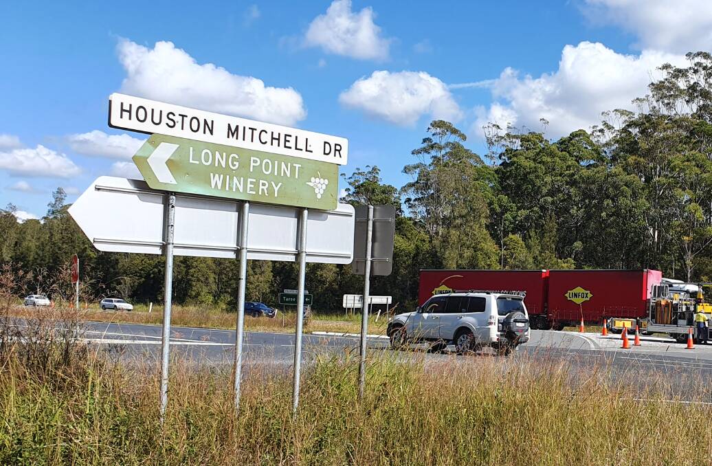 Campaign continues: The community is rallying for a flyover at the Pacific Highway and Houston Mitchell Drive intersection.