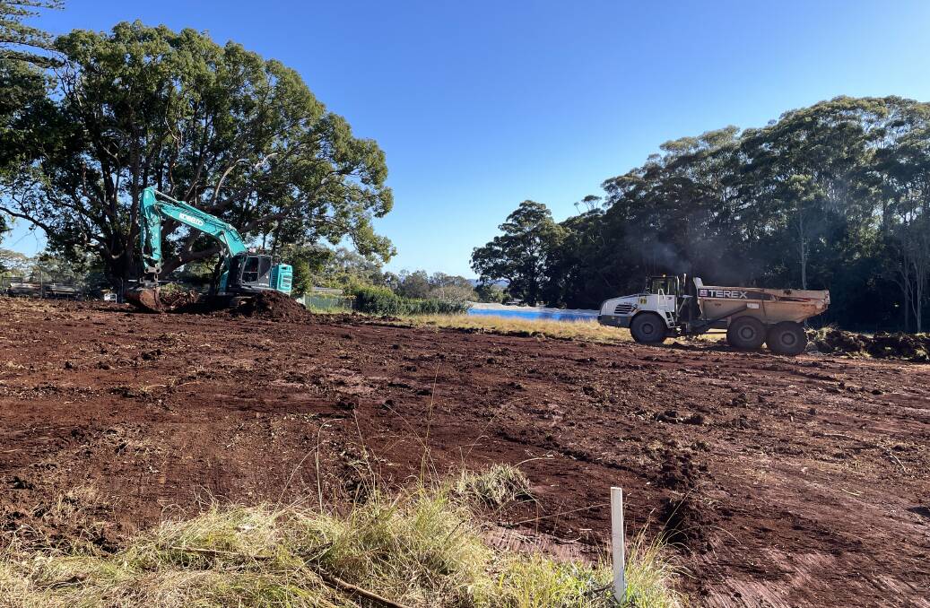 Heavy machinery at work on the Oxley Highway site. Photo: Lisa Tisdell