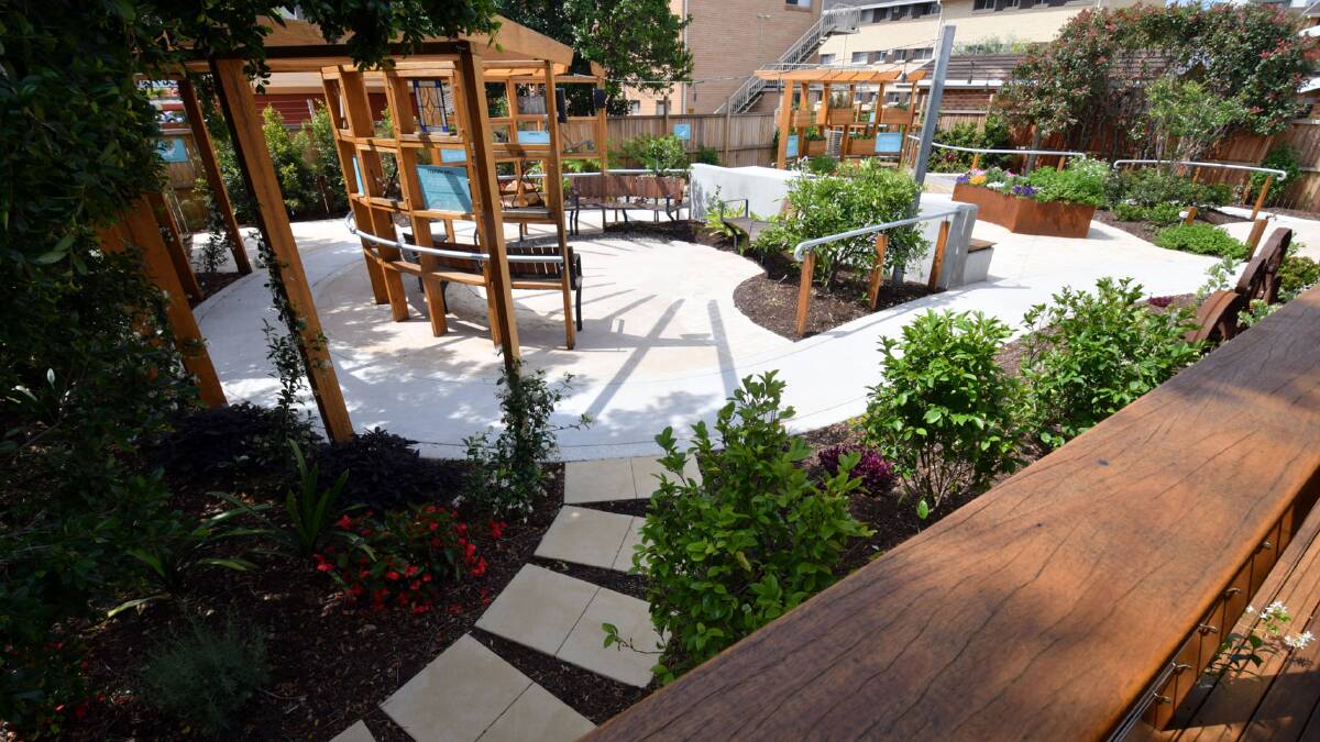 Dementia-friendly garden stimulates and calms the senses | Port ...