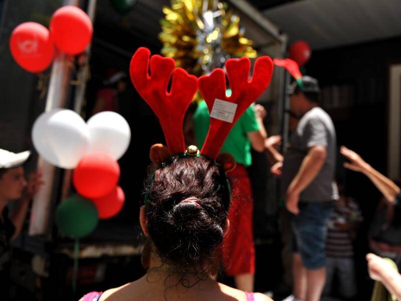 Mutual obligations continue for Jobseekers over the holidays, with the requirement labelled unfair. (Mick Tsikas/AAP PHOTOS)