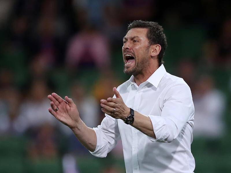 Coach Tony Popovic is leaving A-League club Perth Glory to try his luck in Europe.