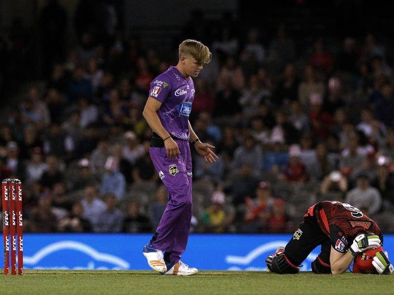 Sam Harper was unable to continue batting after colliding with Hurricanes bowler Nathan Ellis.