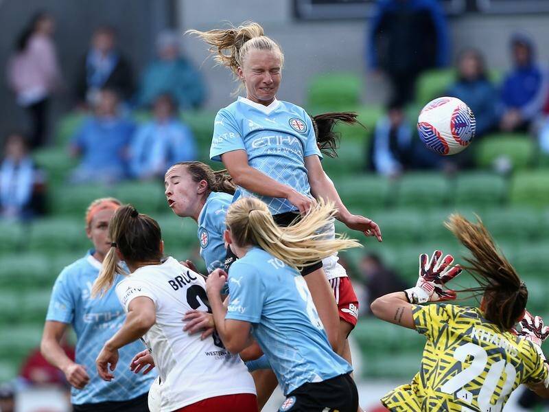 Melbourne City's Holly McNamara (c) has suffered a third ACL tear in a major blow for the Matilda. (Rob Prezioso/AAP PHOTOS)
