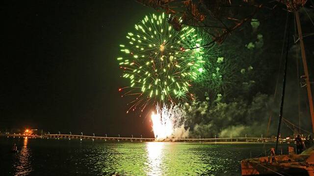 The NSW Rural Fire Service (NSW RFS) is warning residents not to conduct their own private fireworks displays this New Year's Eve.