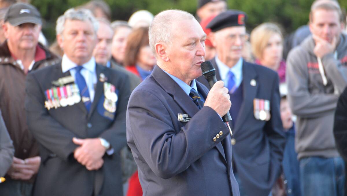 Glen Innes RSL Sub Branch president Gordon Taylor conducted the Service, speaking on the history of the Dawn Service in Martin Place, Sydney.