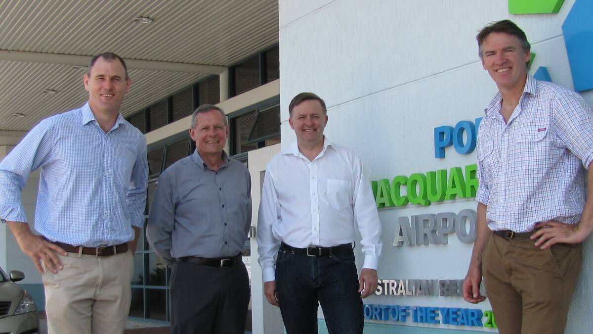 Mayor Peter Besseling, Council GM Tony Hayward, Federal Transport Minister Anthony Albanese, and Lyne MP Rob Oakeshott.