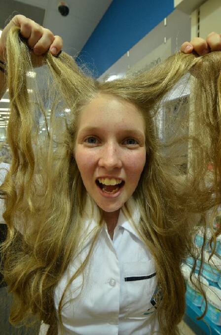 Stepheine Figgins was giving up her hair to assist Shave For a Cure and the fact she had such a beautiful mane we asked her to show us the goods before kissing them goodbye. 