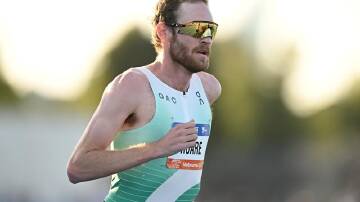 Australian Olli Hoare has raced to victory in the 1500m at the Los Angeles grand prix meet. (James Ross/AAP PHOTOS)